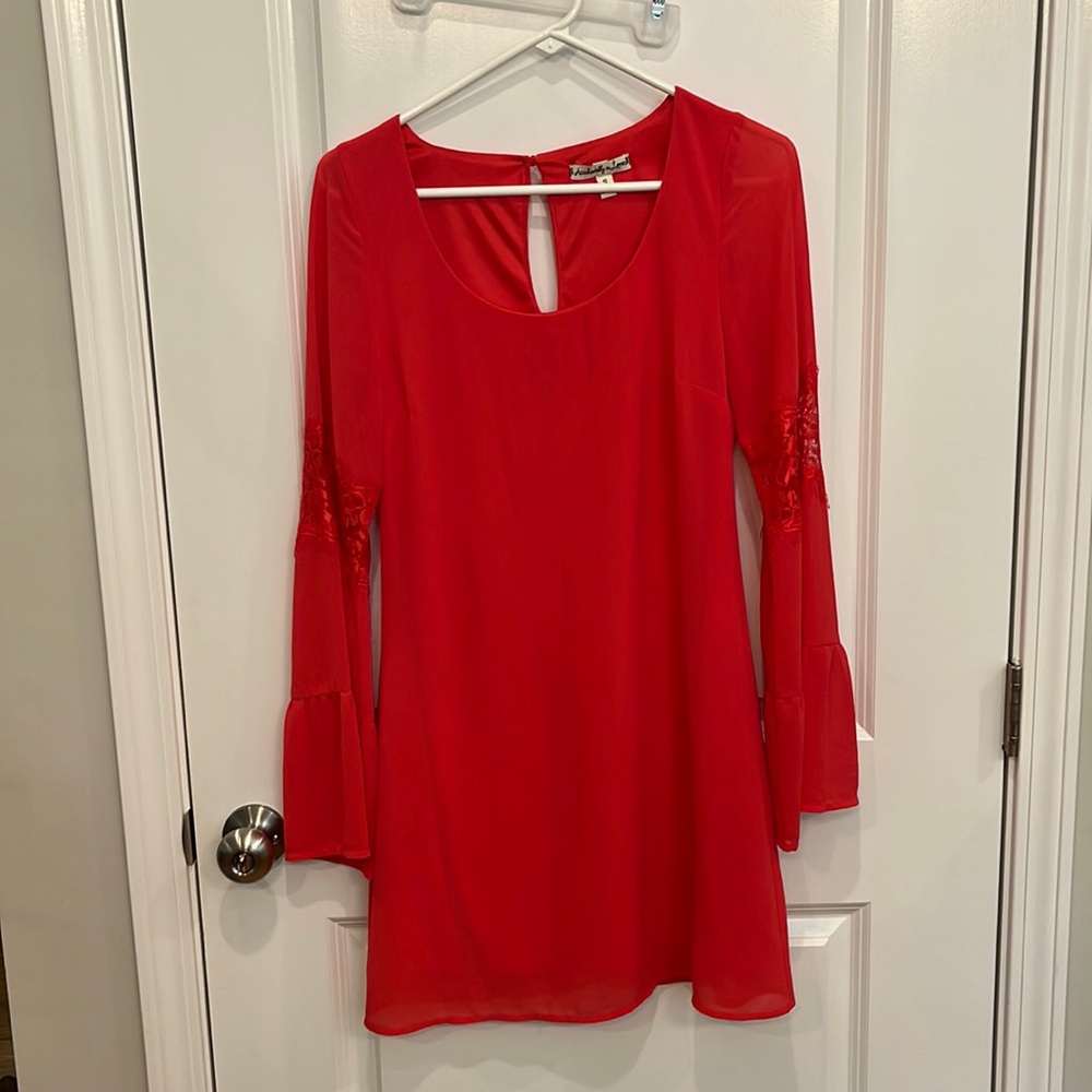 Lined dress with bell sleeves